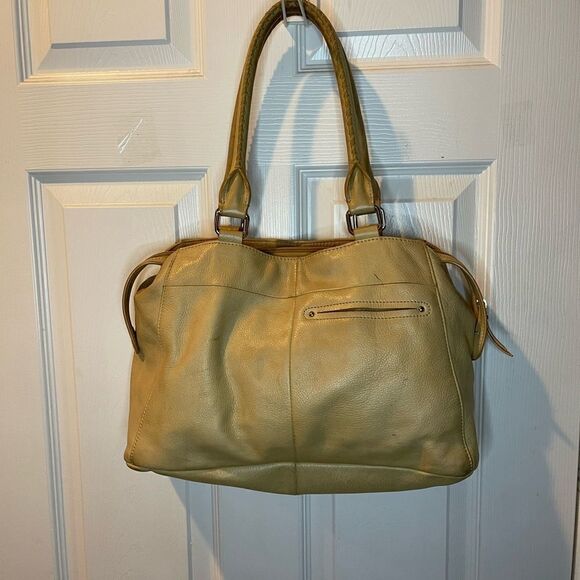 B Makowsky soft leather Beige large shoulder bag with Silver tone Hardwares. - Picture 2 of 13